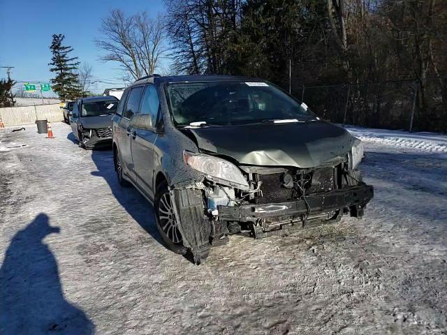 2018 Toyota Sienna - Image 12
