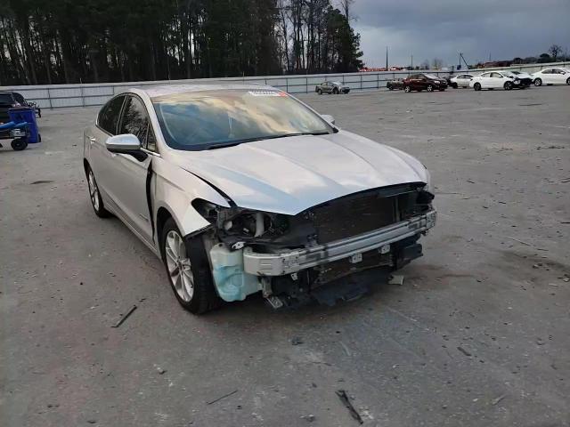 2019 Ford Fusion - Image 11