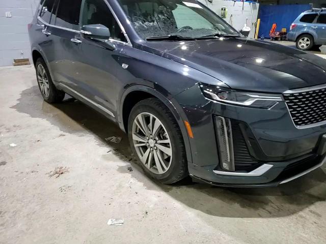 2021 Cadillac XT6 - Image 12