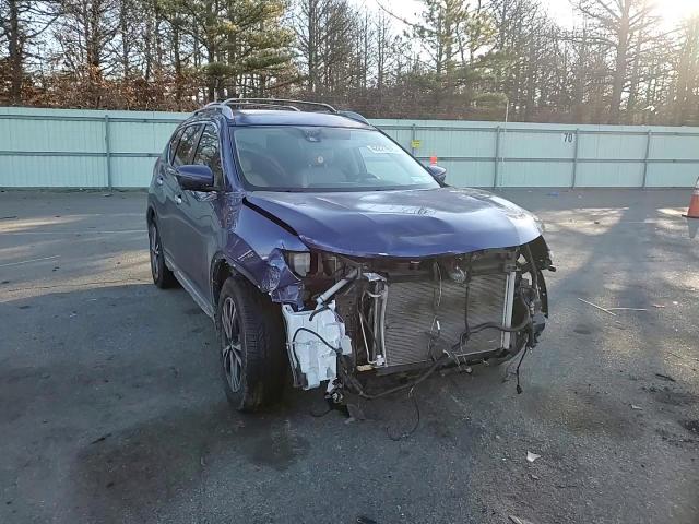 2018 Nissan Rogue - Image 11