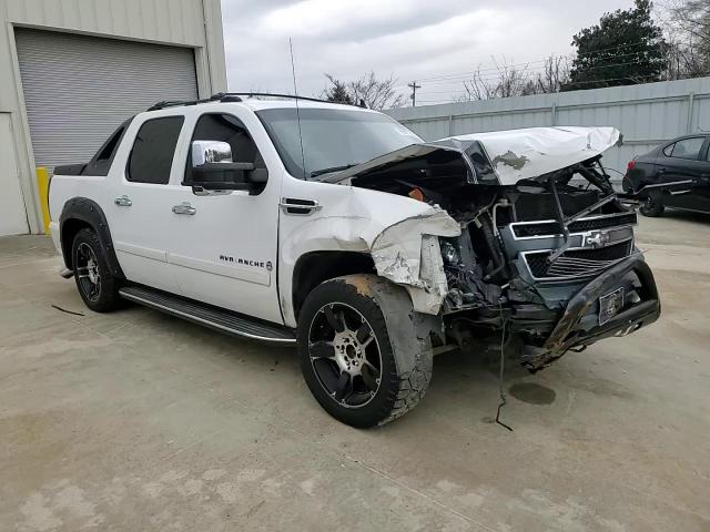 2007 Chevrolet Avalanche - Image 11