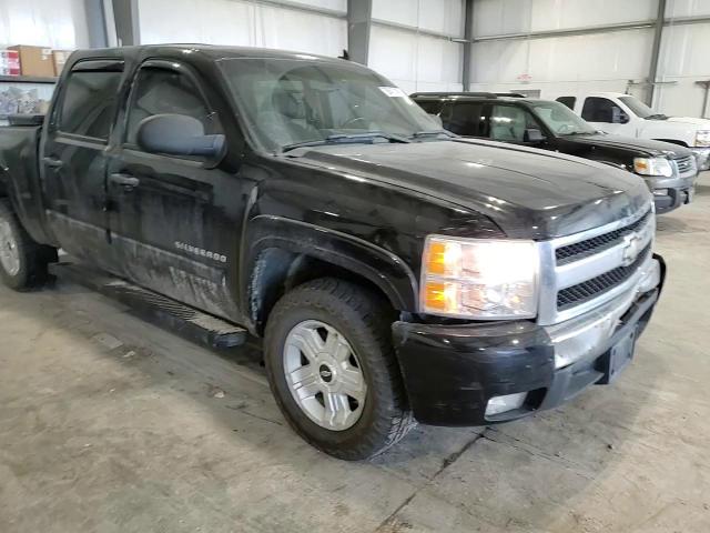 2011 Chevrolet Silverado - Image 11
