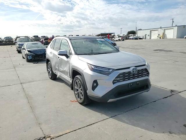 2023 Toyota RAV 4 - Image 12