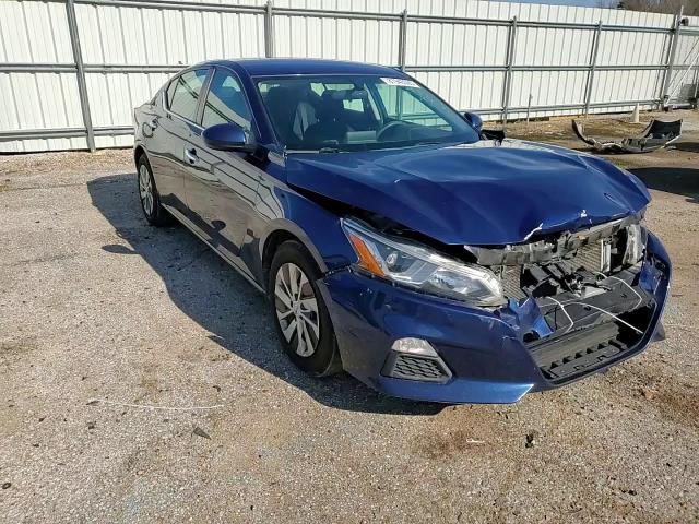 2019 Nissan Altima - Image 11