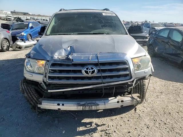 2010 Toyota Sequoia - Image 12