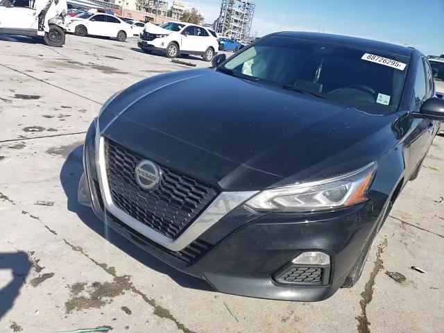 2021 Nissan Altima - Image 10