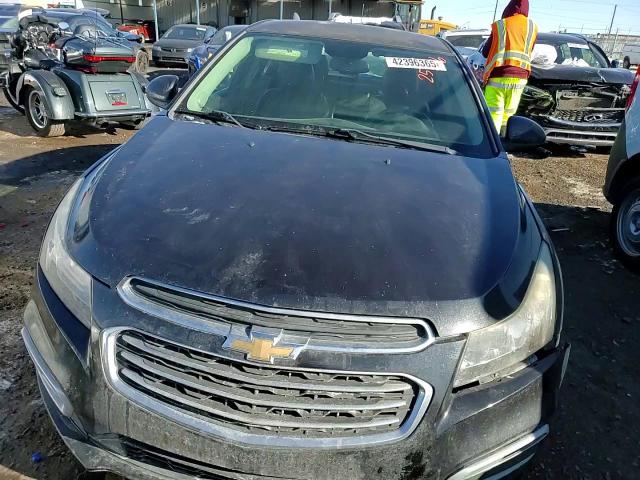 2015 Chevrolet Cruze - Image 11