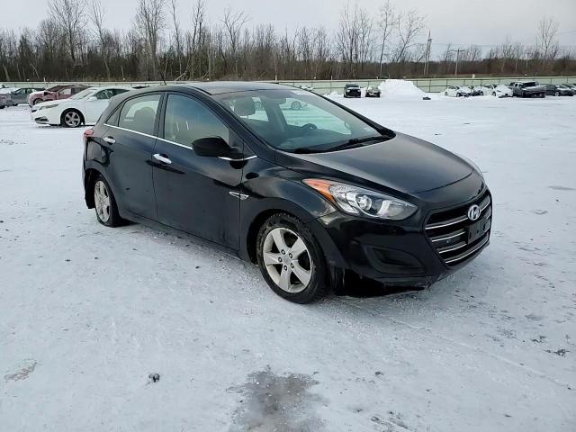 2016 Hyundai Elantra - Image 13