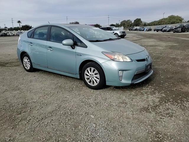 2012 Toyota Prius - Image 10