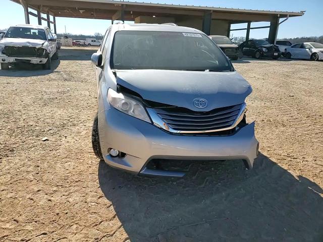 2016 Toyota Sienna - Image 12
