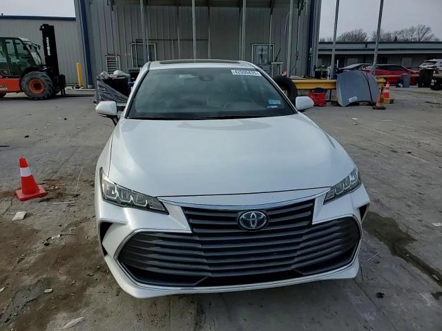 2021 Toyota Avalon - Image 14