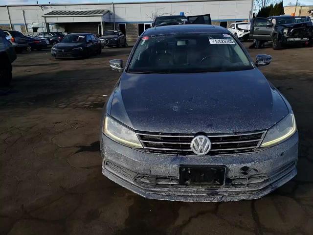 2017 Volkswagen Jetta - Image 10