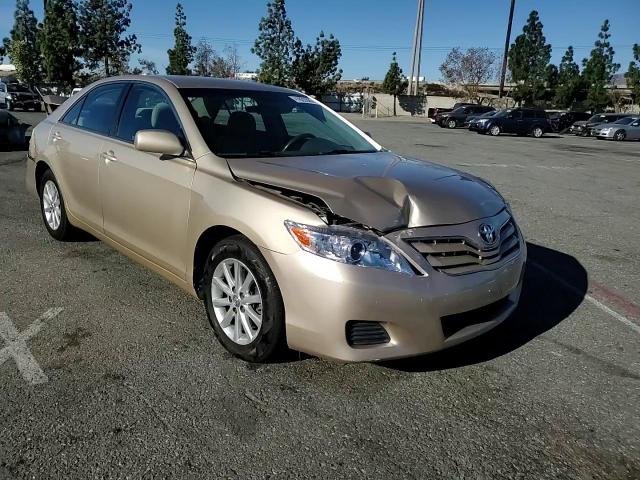 2011 Toyota Camry - Image 11