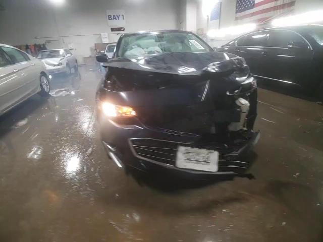 2017 Chevrolet Malibu - Image 13