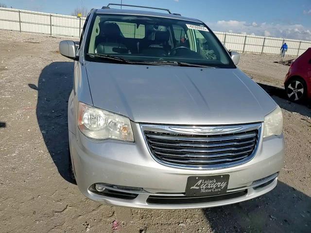 2012 Chrysler Town & Country - Image 11