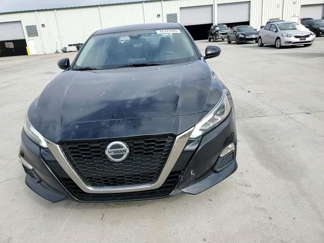 2021 Nissan Altima - Image 11
