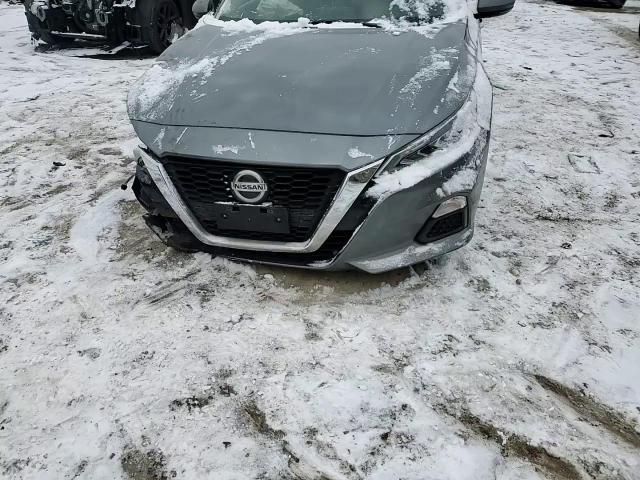 2021 Nissan Altima - Image 11