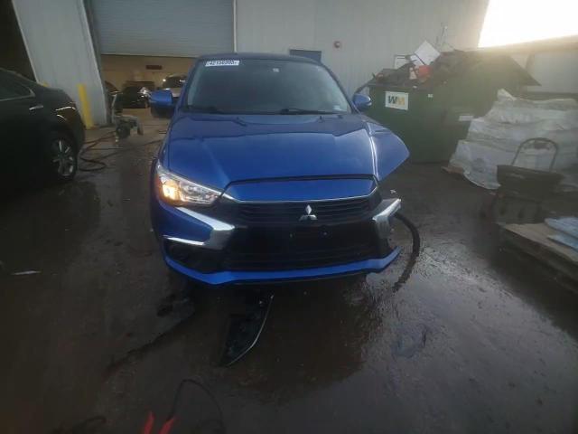 2017 Mitsubishi Outlander - Image 13