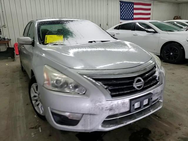 2015 Nissan Altima - Image 11