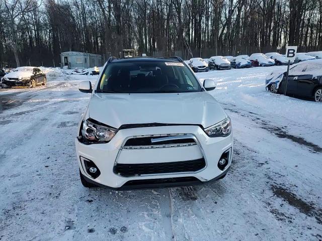 2015 Mitsubishi Outlander - Image 14