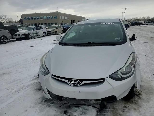 2016 Hyundai Elantra - Image 13