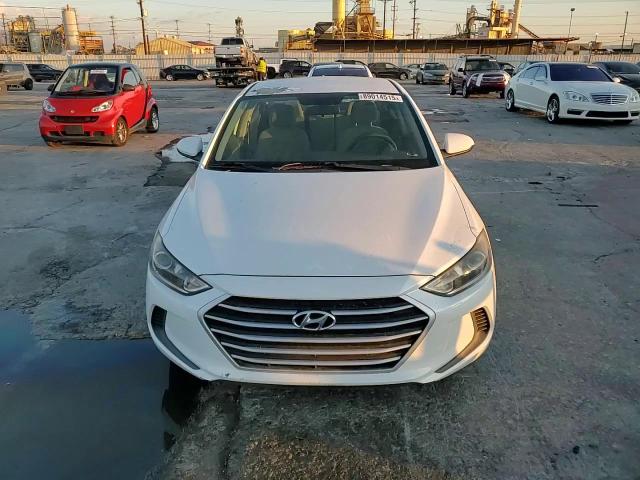 2017 Hyundai Elantra - Image 11