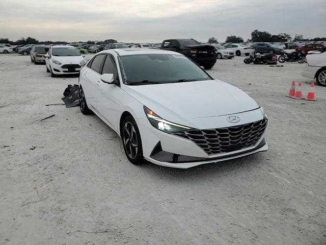 2021 Hyundai Elantra - Image 11