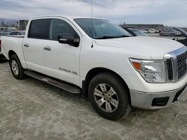 2018 Nissan Titan - Image 11