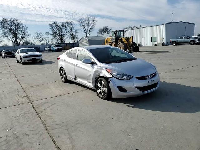 2013 Hyundai Elantra - Image 10