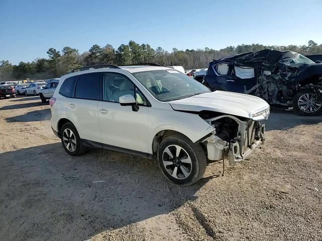 2017 Subaru Forester - Image 12