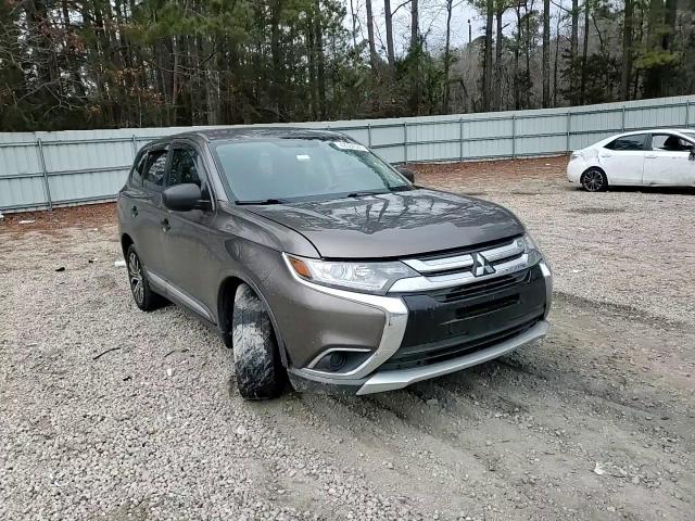 2018 Mitsubishi Outlander - Image 12