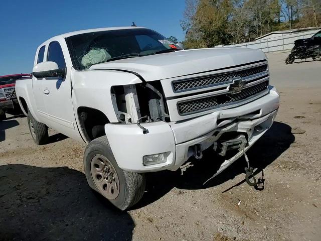 2013 Chevrolet Silverado - Image 11