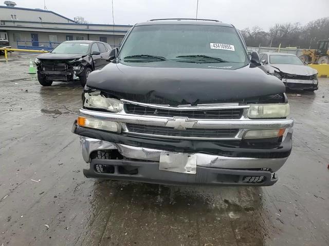 2003 Chevrolet Tahoe - Image 12