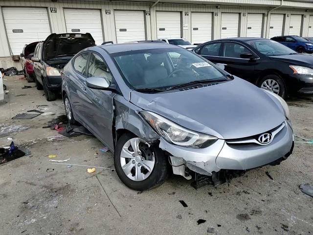 2016 Hyundai Elantra - Image 10