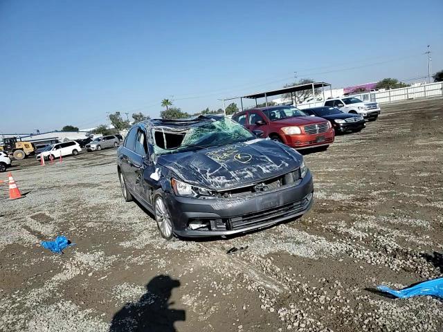 2017 Volkswagen Passat - Image 11