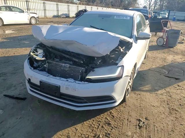2018 Volkswagen Jetta - Image 10