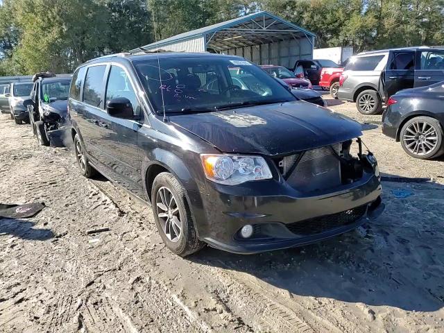2017 Dodge Caravan - Image 14