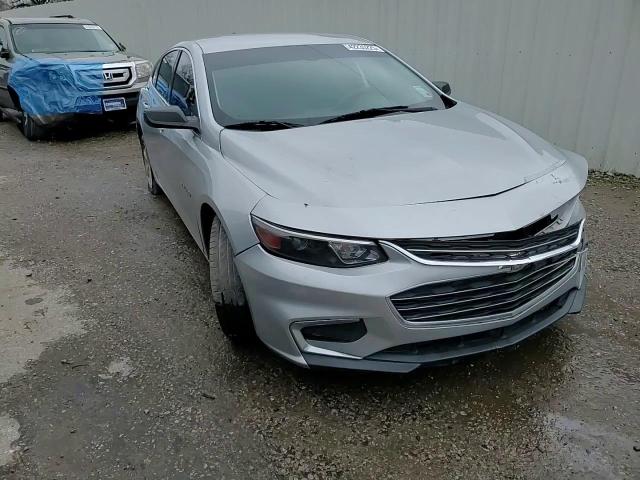 2016 Chevrolet Malibu - Image 11
