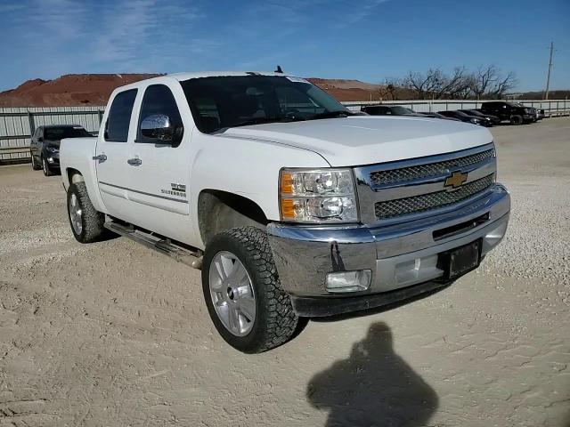 2013 Chevrolet Silverado - Image 11