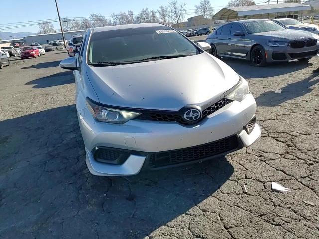 2016 Toyota iM - Image 11