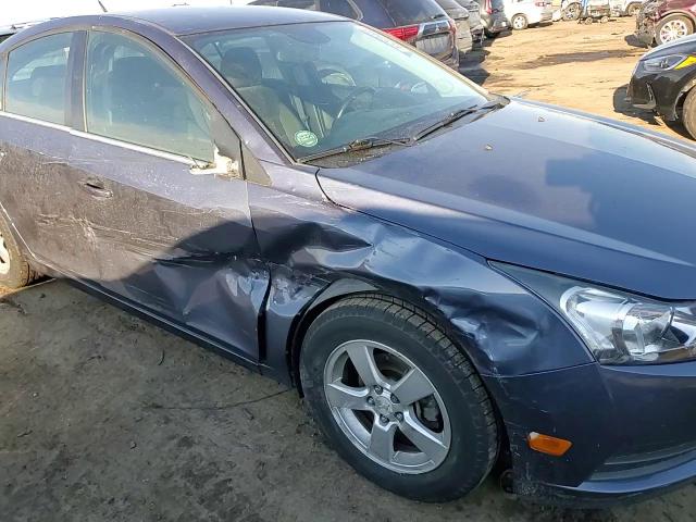 2014 Chevrolet Cruze - Image 11