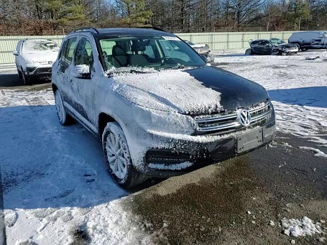2017 Volkswagen Tiguan - Image 12