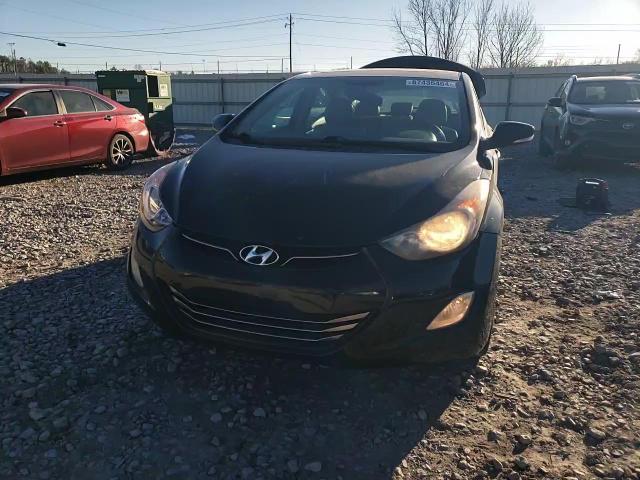 2013 Hyundai Elantra - Image 10