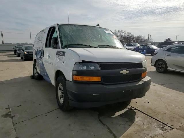 2018 Chevrolet Express - Image 11