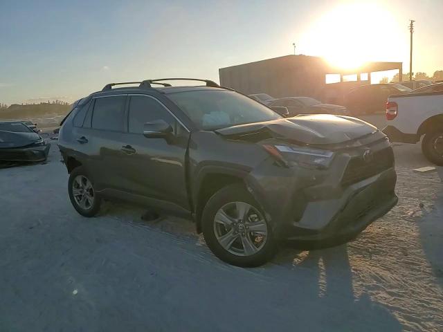 2024 Toyota RAV 4 - Image 12