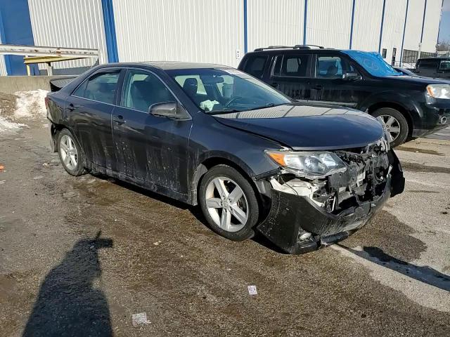 2014 Toyota Camry - Image 10