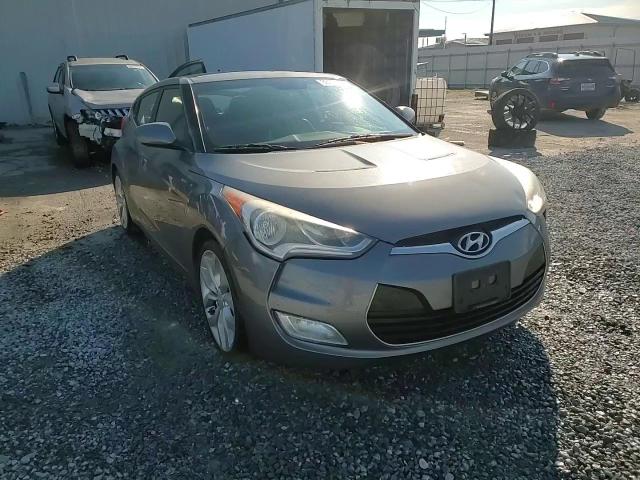 2015 Hyundai Veloster - Image 15