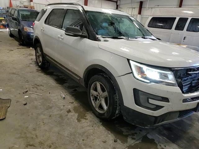 2017 Ford Explorer - Image 11