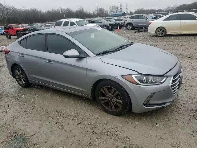 2017 Hyundai Elantra - Image 11