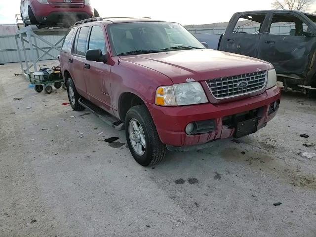 2004 Ford Explorer - Image 11